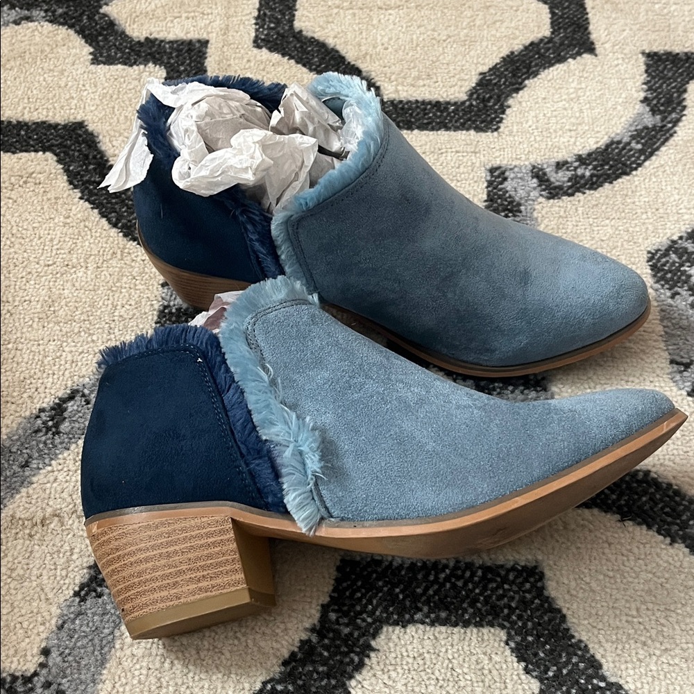 Journee Collection Chic Two-Tone Suede Ankle Boots